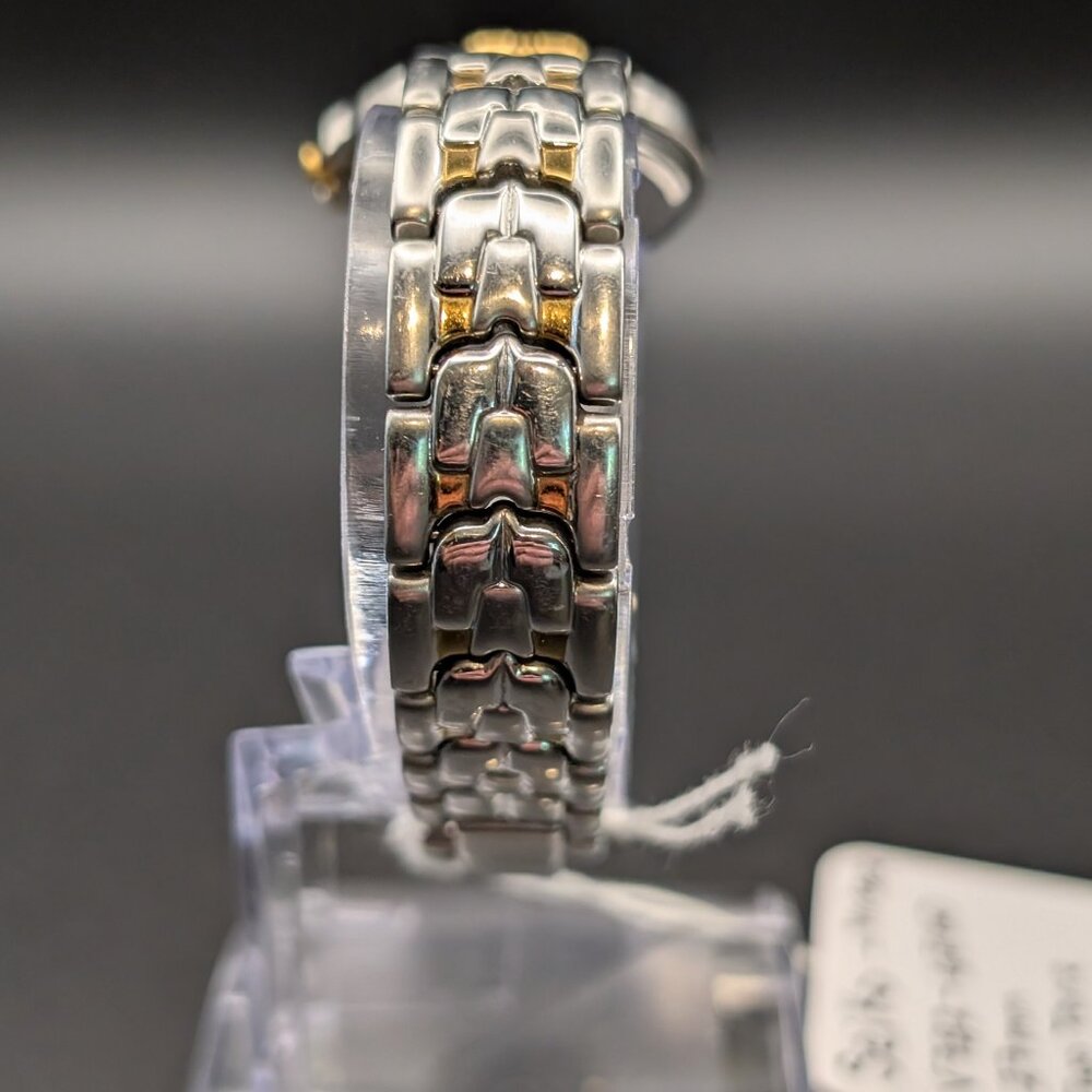 Vintage Seiko V782-6E6) Two Tone Ladies Watch 6.5" Band - Picture 4 of 6